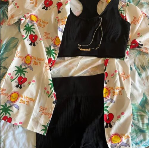 Un Verano Sin Ti Bad Bunny Summer Hawaiian Shirt photo review